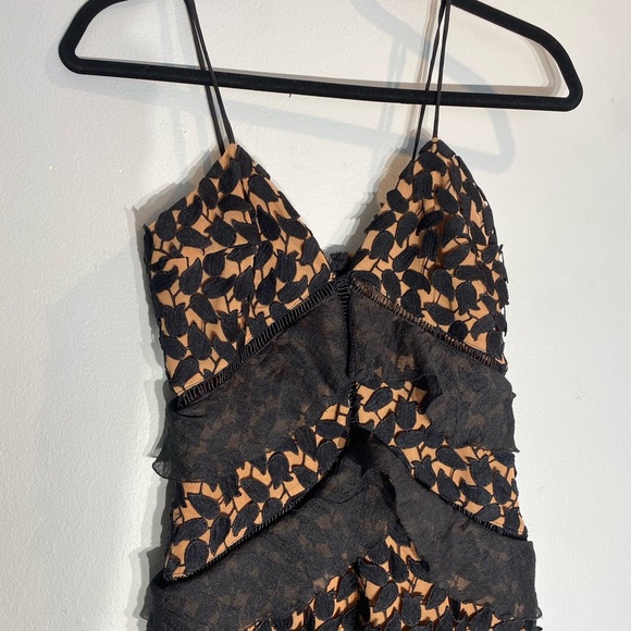 Gorgeous Lace Gown**Small $348 - Picture 3 of 8